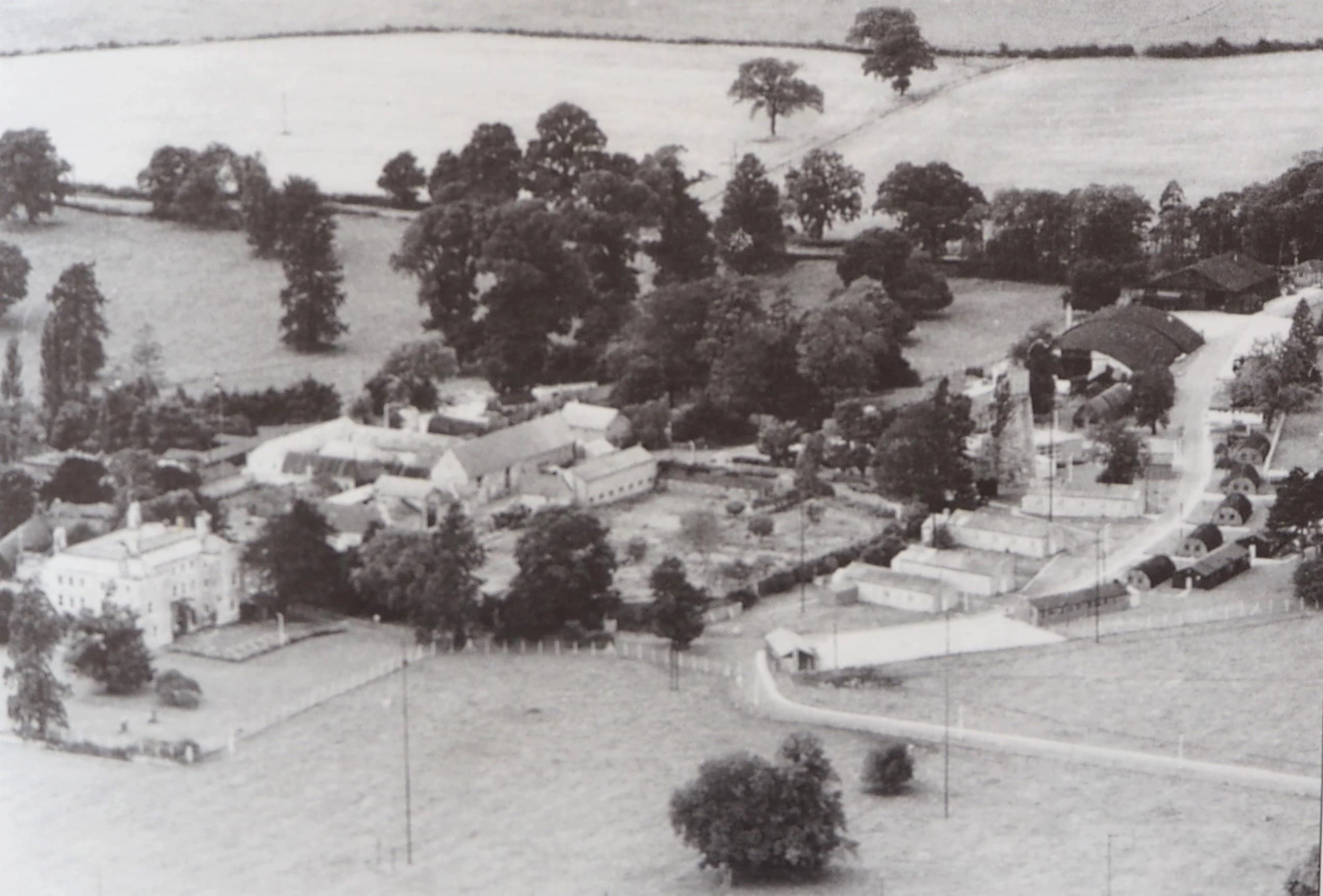 Aerial photo of Hanslope Park from 1947